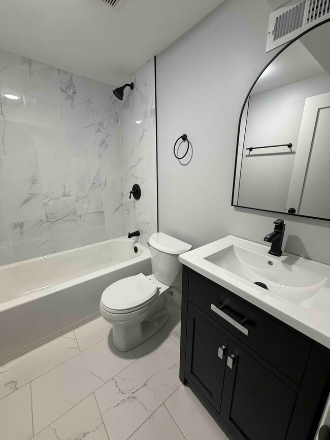 Foto del edificio - 2221 W 21st Pl