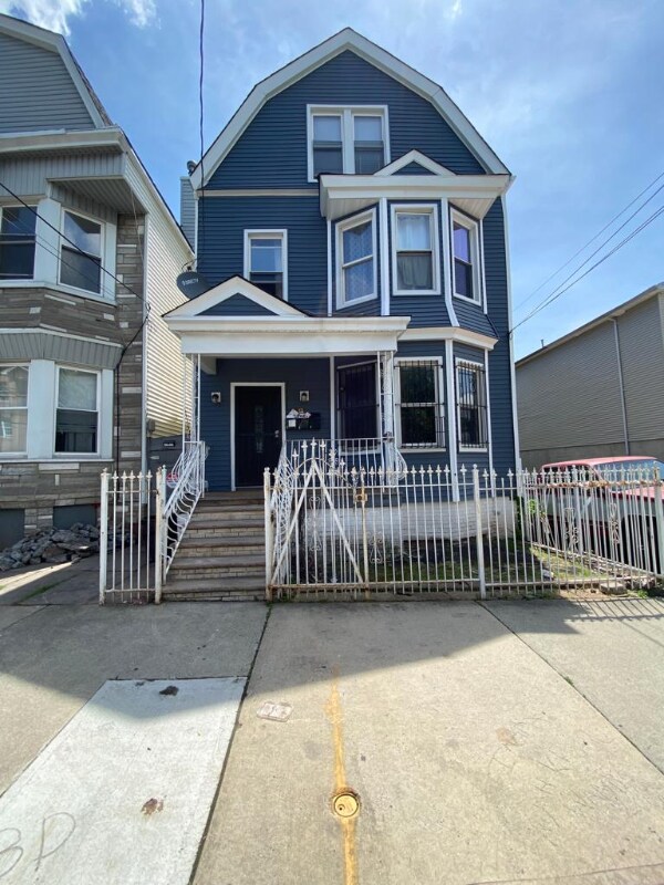 Primary Photo - 114 Chadwick Ave