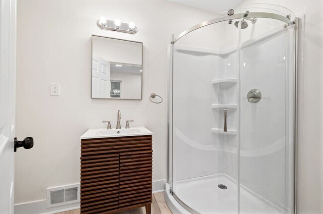 Building Photo - Gorgeous 3 bedroom home in Verona available now!