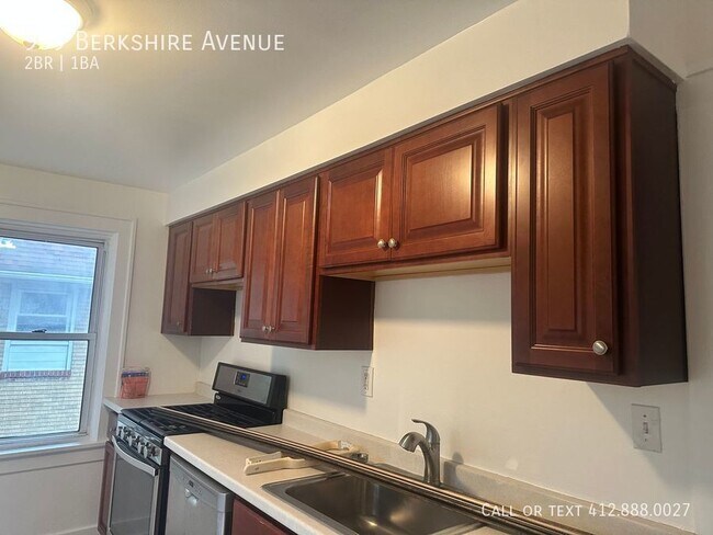 Foto del edificio - 2 bedroom 1 bath apartment