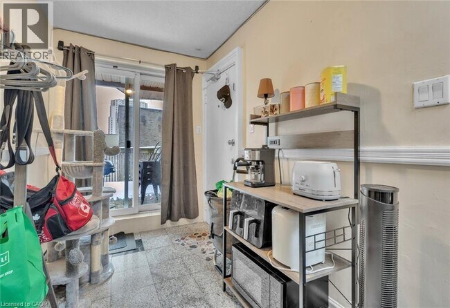 Building Photo - 426 Clarence St