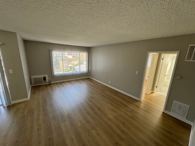 Foto del edificio - 5068 Franklin Ave