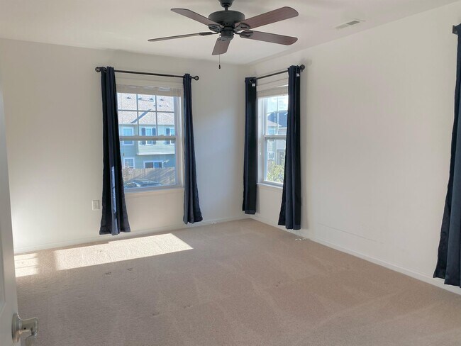 Foto del edificio - 1685 Halesworth Ln