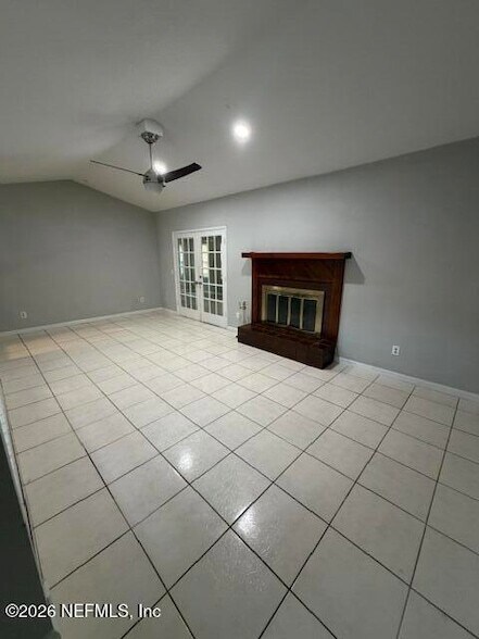 Foto del edificio - 3046 Blue Heron Dr S