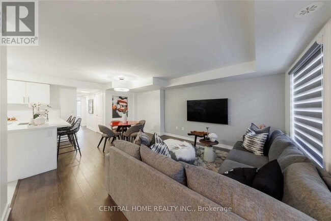 Building Photo - 2 Westmeath Ln