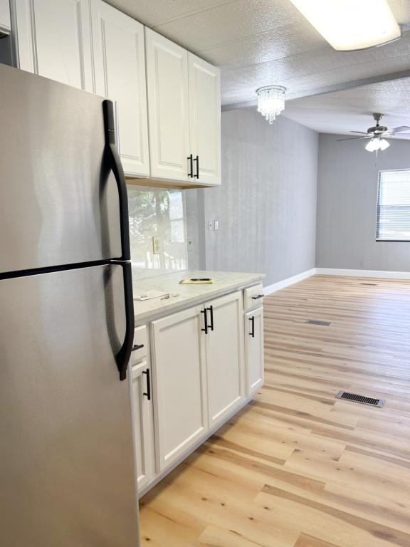 Building Photo - 3353 Hill Top Dr