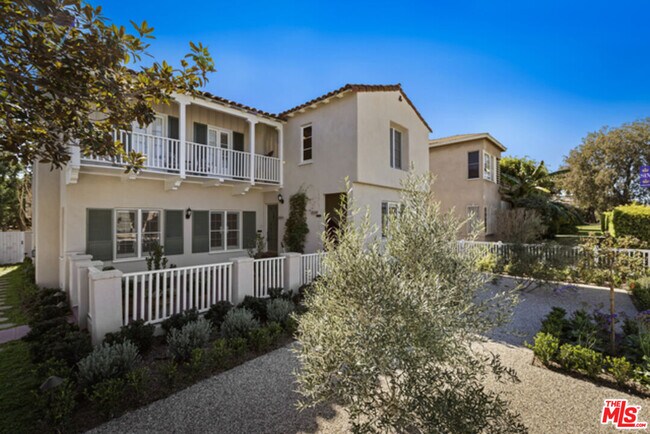 Foto del edificio - 8664 W Olympic Blvd