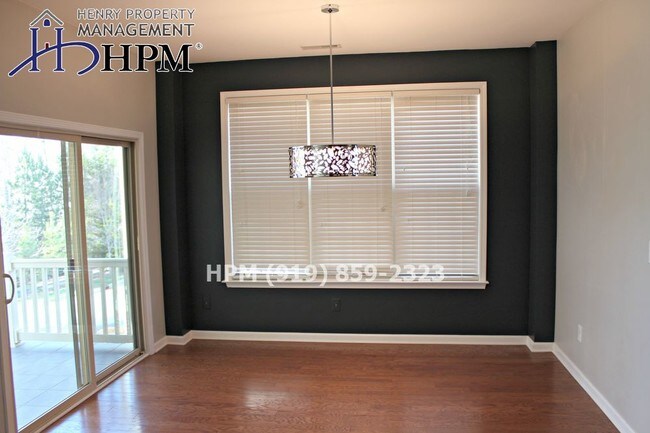 Building Photo - 3007 Valleystone Dr