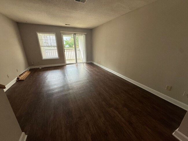 Building Photo - 2504 Avent Ferry Rd