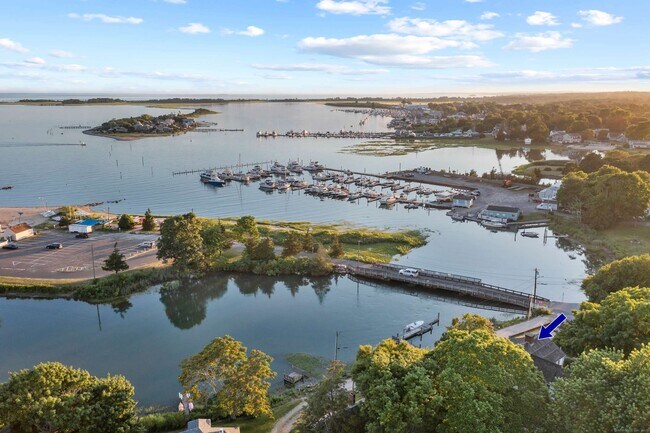 Foto del edificio - 85 Waterside Ln