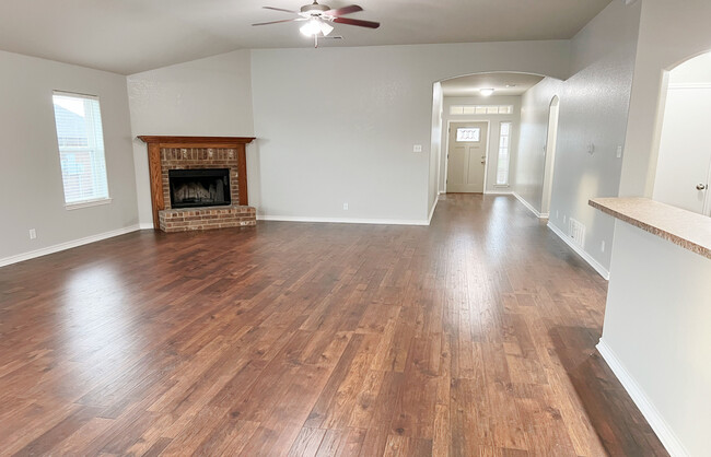 Building Photo - 2808 Tarrant County Dr