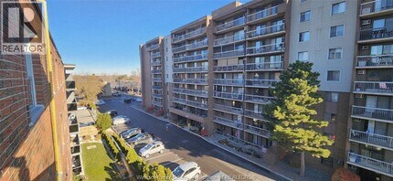 Building Photo - 3900 Wyandotte St E