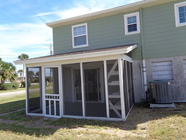 Foto del edificio - Nice updated unit on the north end of the Island
