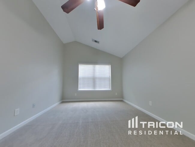 Foto del edificio - 148 Silver Fox Trail
