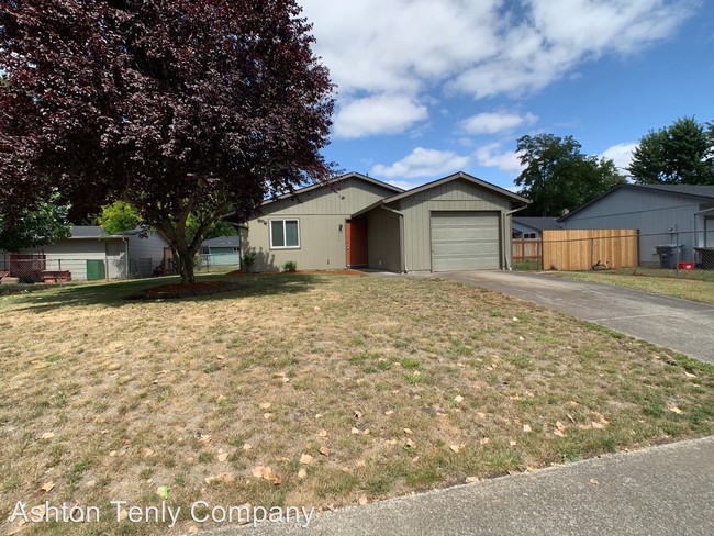 Building Photo - 2175 NE Lilac Ct