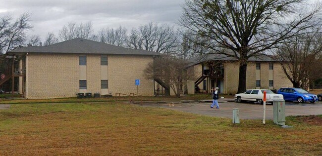 Building Photo - 307 US Hwy 175 W