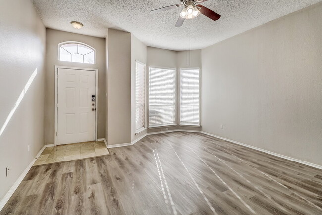 Building Photo - 1511 Springwood Dr