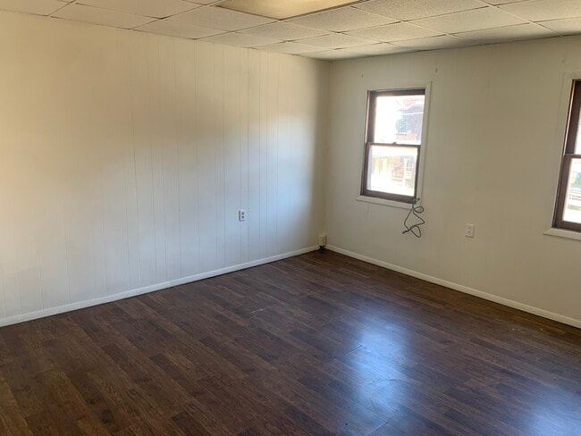 Building Photo - 310 Morrell Pl