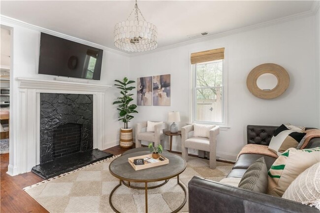 Building Photo - 200 Lowry St NE