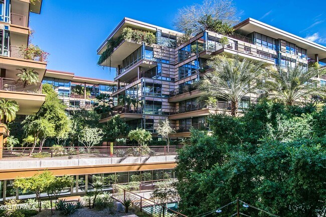 Building Photo - 7147 E Rancho Vista Dr
