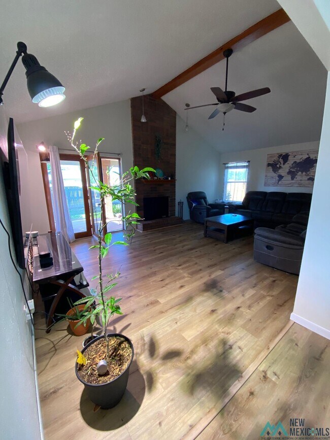 Foto del edificio - 2109 Country Meadows Dr