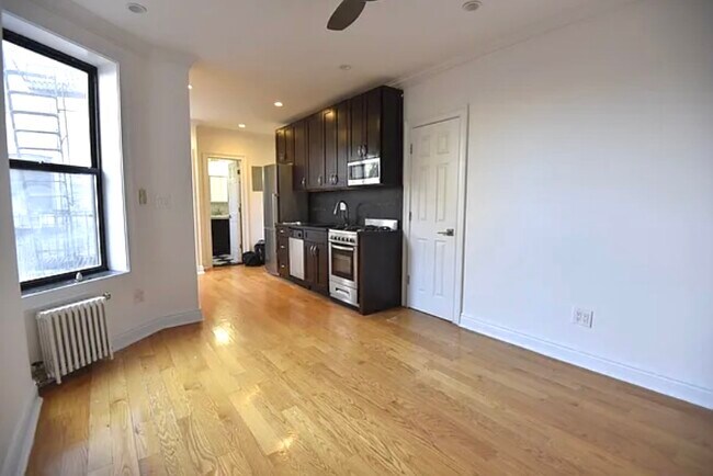 Foto del edificio - 373 S 4th St