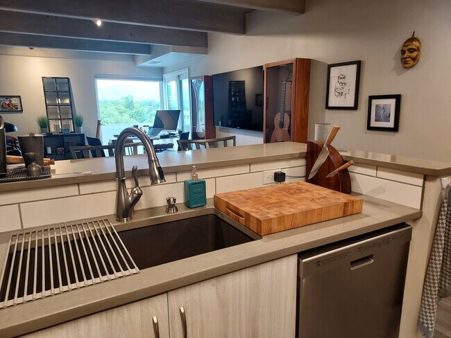 Building Photo - 415 South Howes Street, Unit 806
