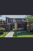 Building Photo - 177 Lionsgate Dr