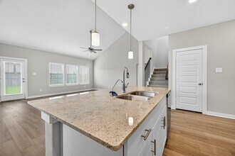 Building Photo - 3050 Marble Wy