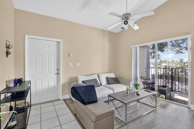 Foto del edificio - 2361 NW 96th Terrace