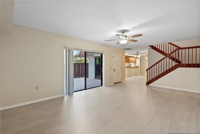 Building Photo - 2930 SW Sunset Trace Cir