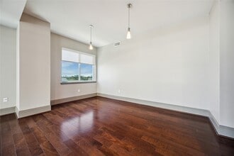 Building Photo - 9870 Gaylord Dr