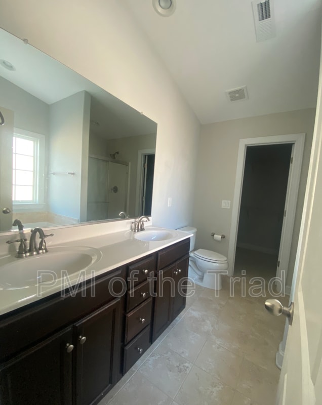 Foto del edificio - 1146 Augustine Heights Dr