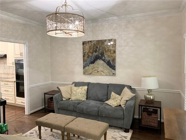 Foto del edificio - 1321 Willow Tree Dr