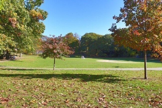 Foto del edificio - 1811 Beacon St