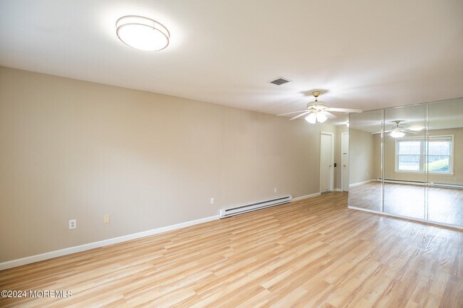 Building Photo - 43A Catalpa Plaza