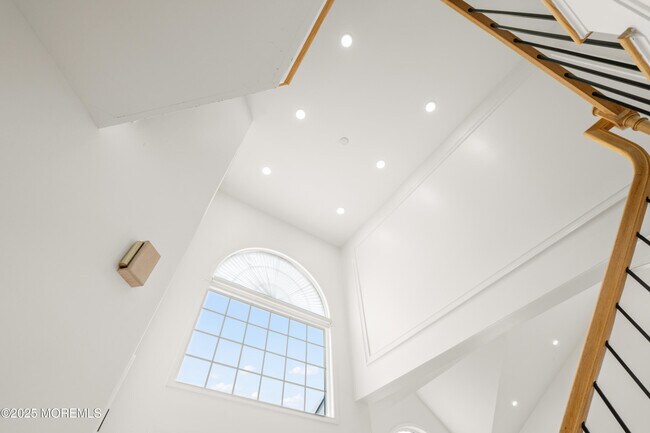 Foto del edificio - 95 Linden Ave