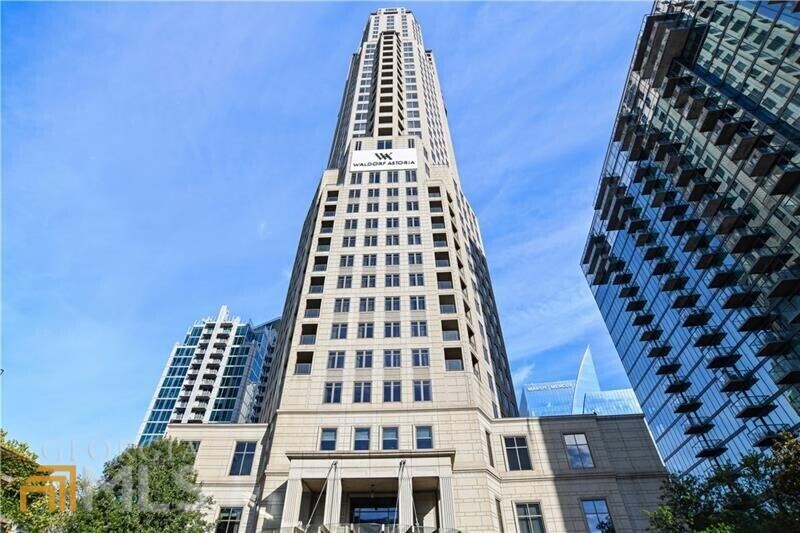 Foto principal - 3376 Peachtree Rd NE