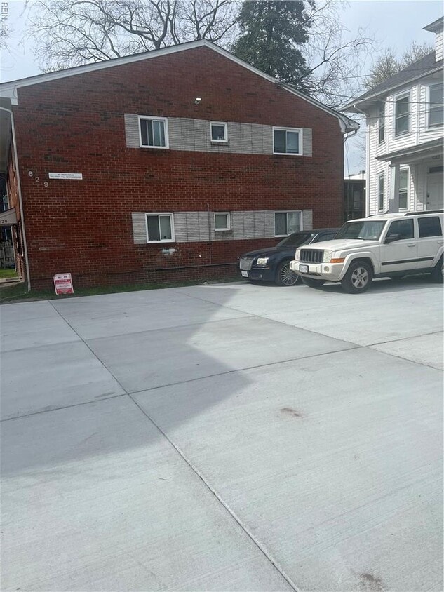 Primary Photo - 629 W 28th St