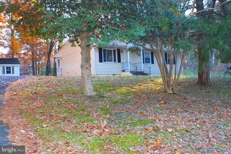 417 Lake Caroline Dr, Ruther Glen, VA 22546 House Rental in Ruther