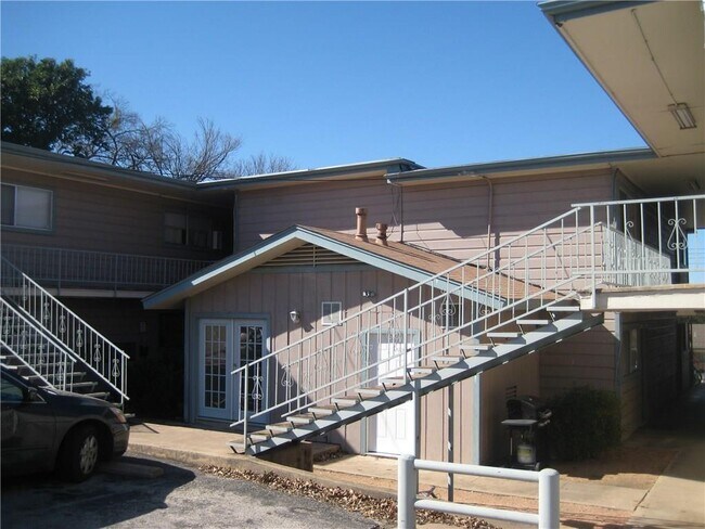 Building Photo - 924 E Dean Keeton St
