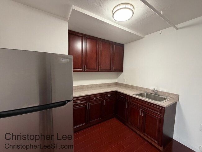 Photo - 512 Judah St Apartment