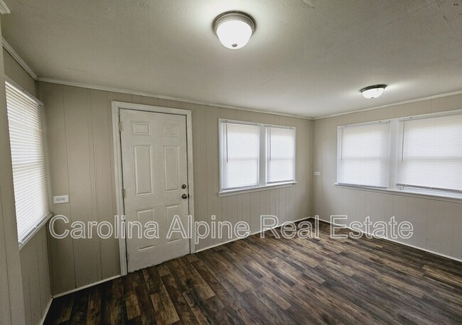 Building Photo - 140 Shelby Rd