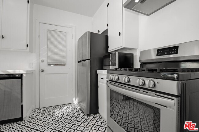 Foto del edificio - 405-404 Shirley Pl