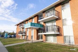 Building Photo - Rosslyn Apartments