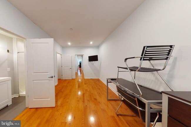 Foto del edificio - 1517 W Seybert St