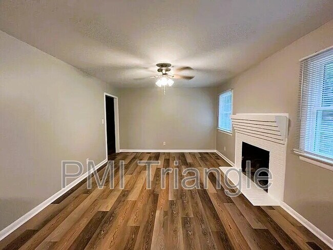Foto del edificio - 3609 Lynn Rd
