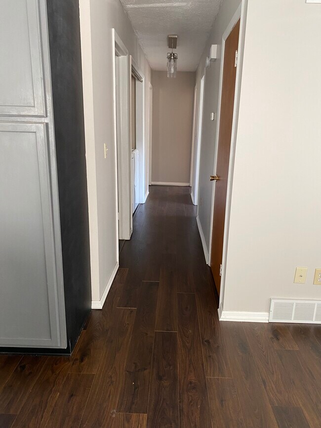 Foto del edificio - 3501 15 Mile Rd NE