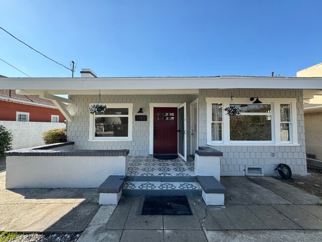 Building Photo - 1183 N Normandie Ave
