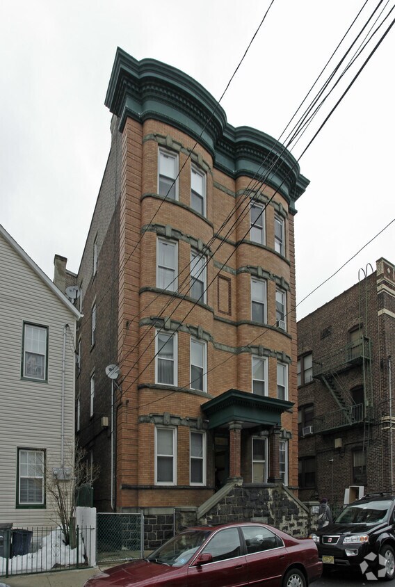 706 29th St, Union City, NJ 07087 Apartments 706 29th St Union City